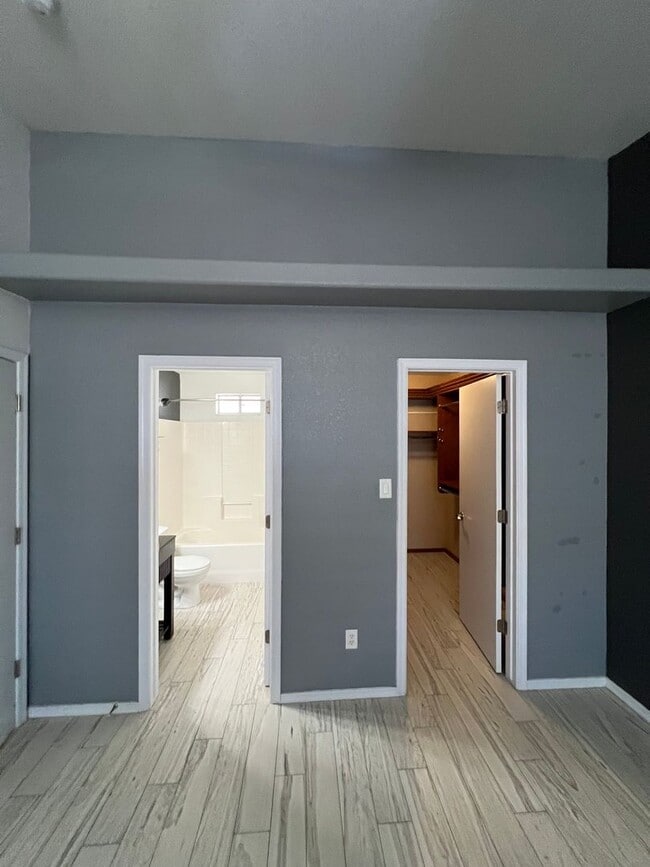 Building Photo - NICE 3 BED 2 BATH!