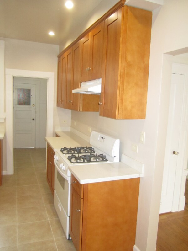 Building Photo - 1305 Cabrillo St