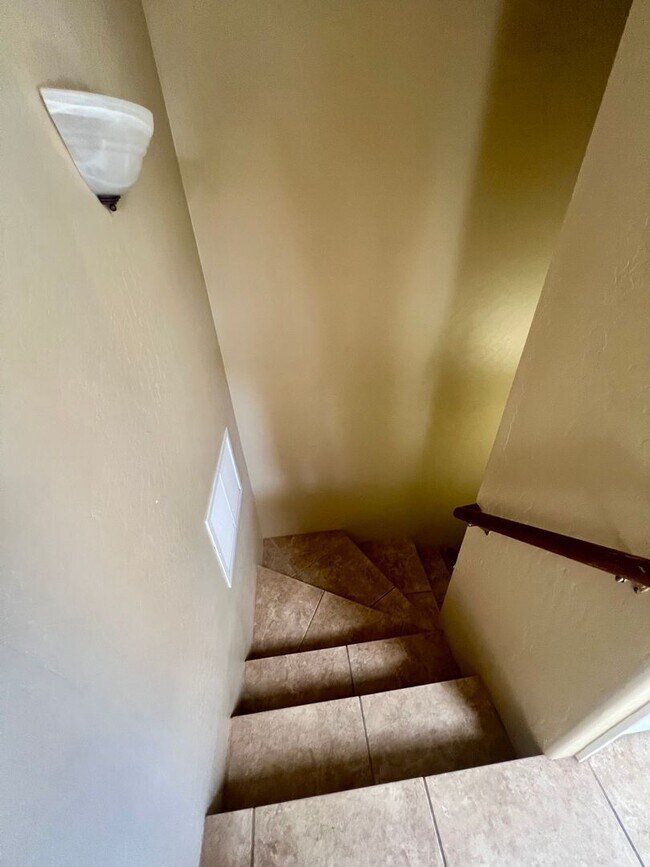 Building Photo - Unfurnished, 1-year long-term rental