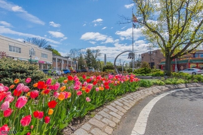 Building Photo - 21 E Shore Rd