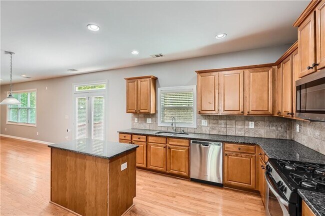 Building Photo - 5211 Lake Field Dr