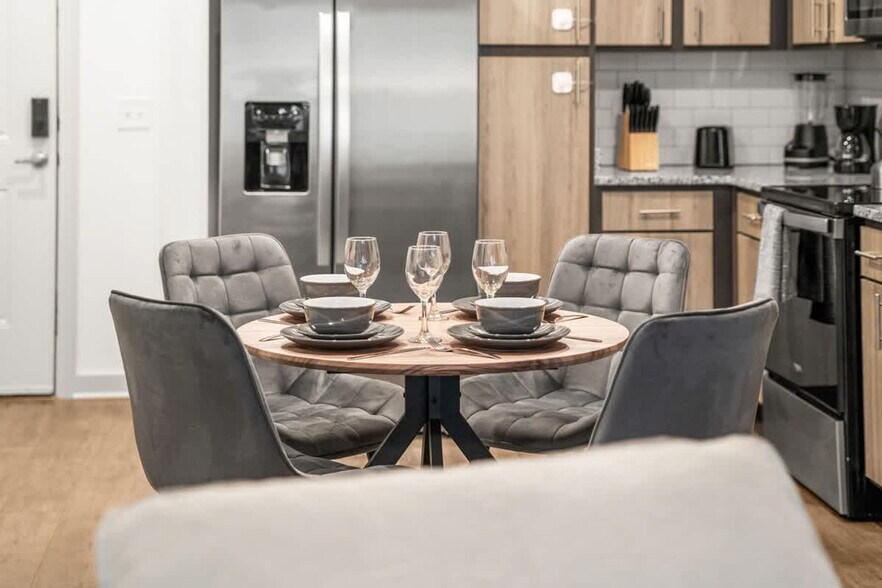 Building Photo - 14521 Star Water Rd