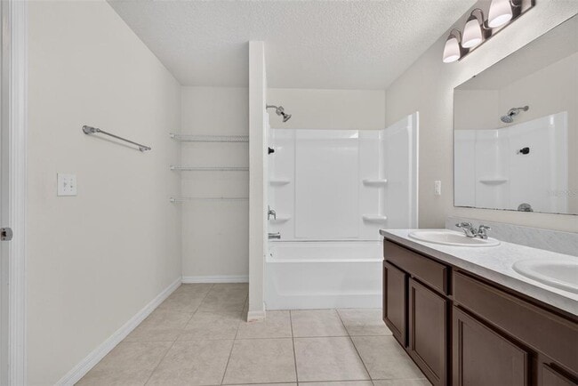 Building Photo - 1097 Augustus Dr
