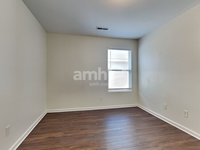 Building Photo - 280 Cameron St