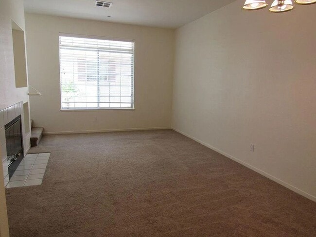Building Photo - 1480 Los Buellis Way