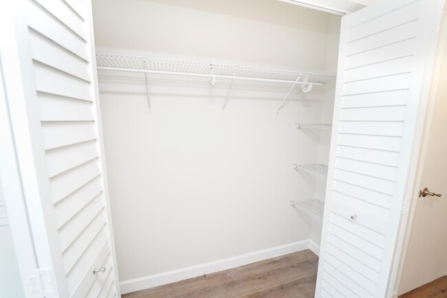 Building Photo - 2660 SW 22nd Ave