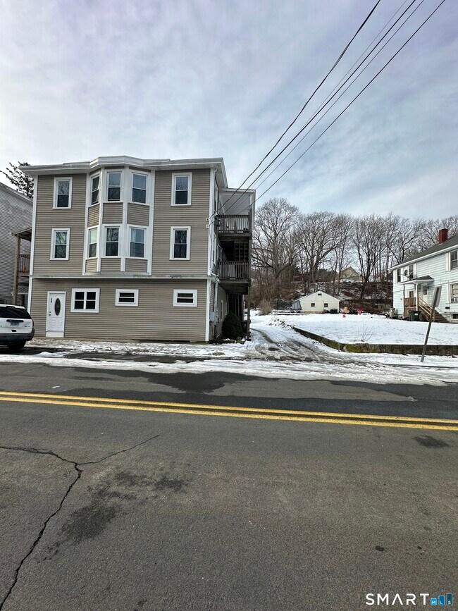 Building Photo - 48 Hunters Ave