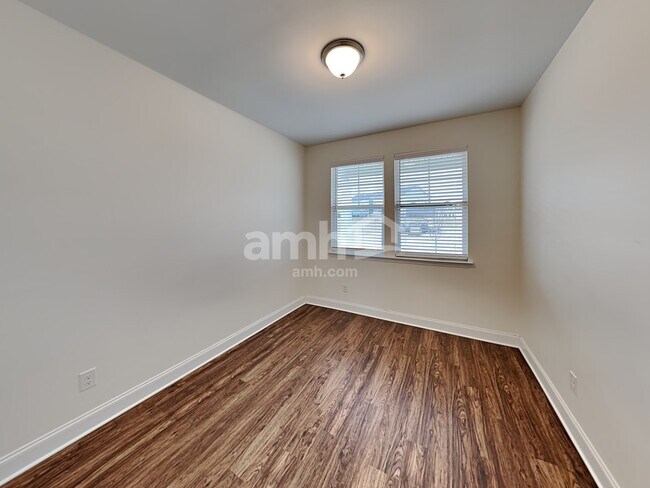 Building Photo - 4841 Chutney Dr