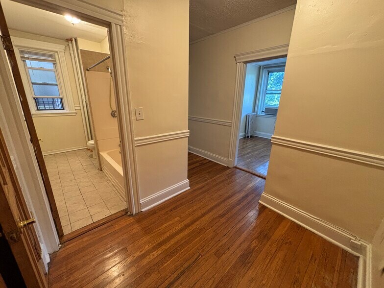 Building Photo - 360 Riverway