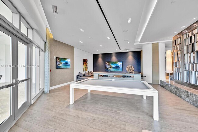Building Photo - 17111 Biscayne Blvd