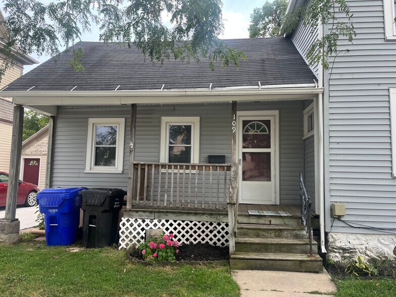 Building Photo - 109 W Winnebago St
