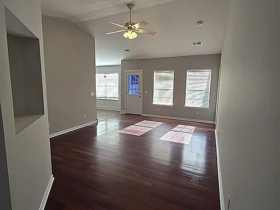 Building Photo - 510 Cypress Cove