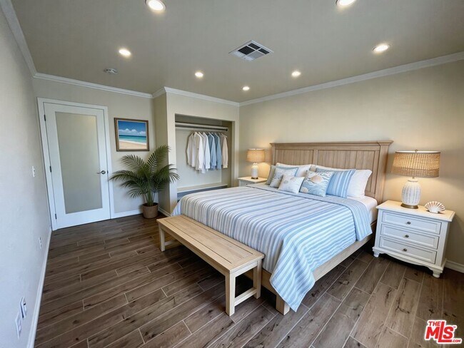 Building Photo - 64356 Doral Dr