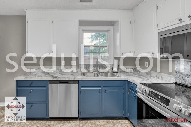 Building Photo - 6634 Bent Creek Dr