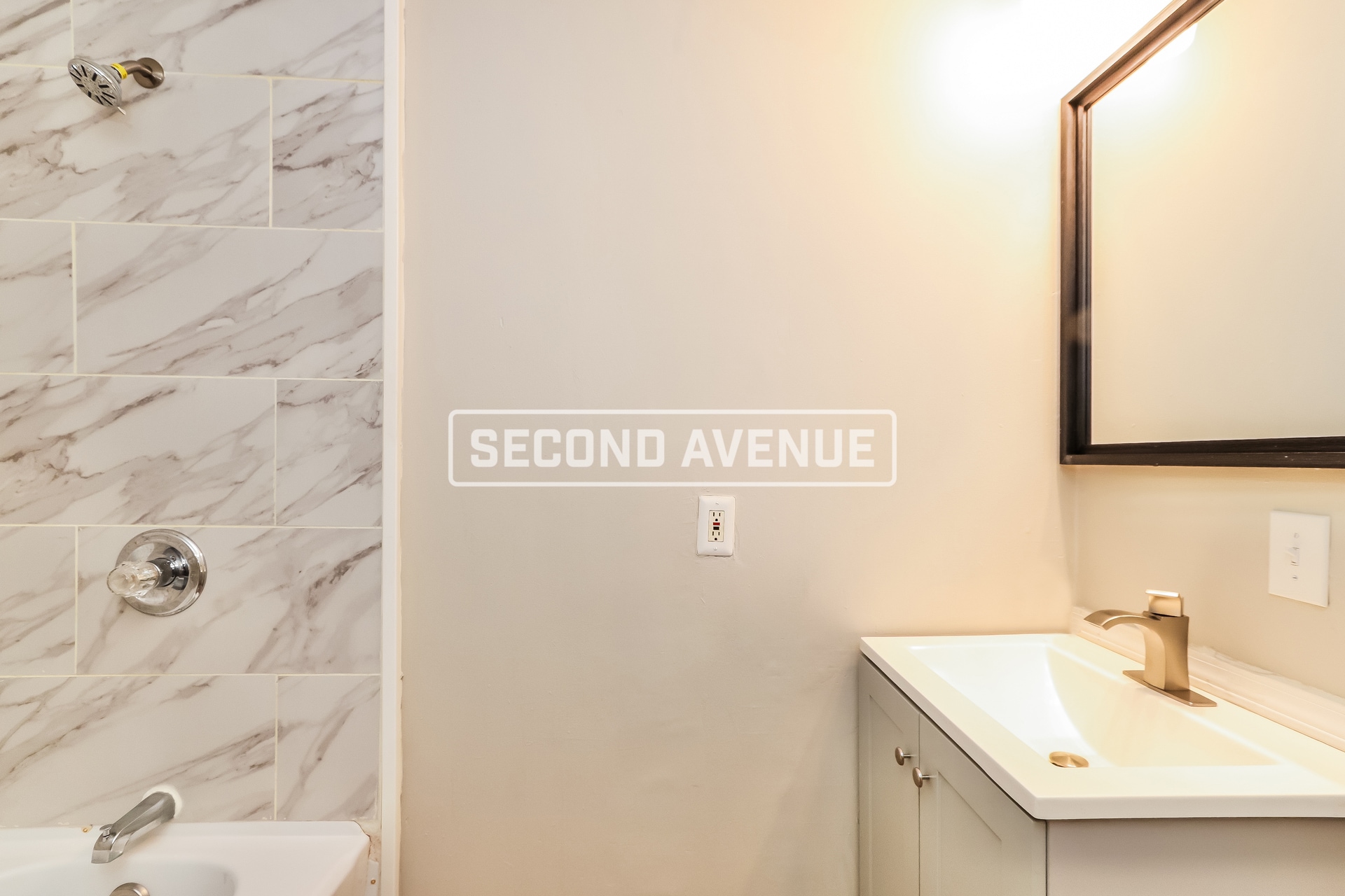 Building Photo - 1032 Sale Ave