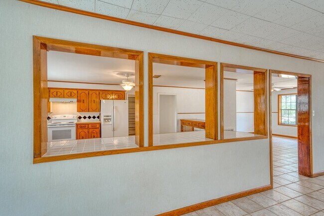 Building Photo - 6552 CR 403