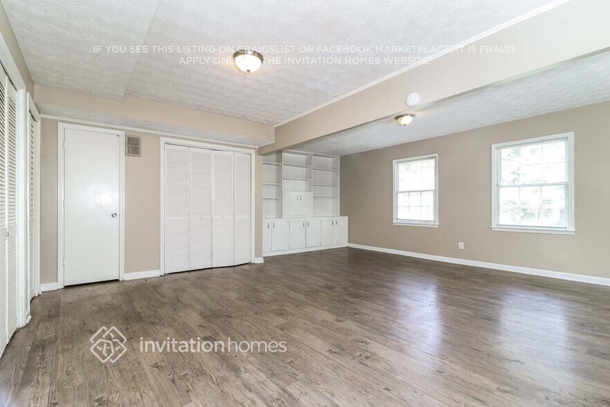 Building Photo - 5384 Pounds Dr N