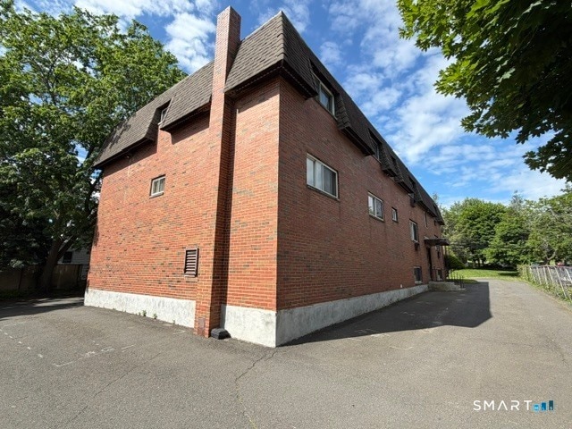 Building Photo - 385 High St
