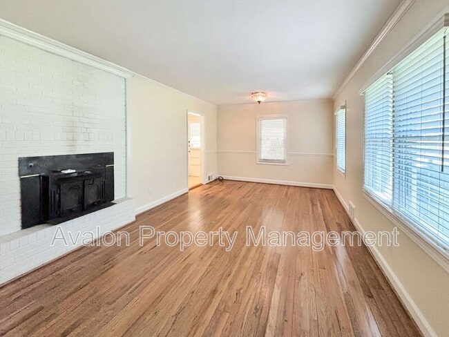 Building Photo - 6058 Harleston Rd NE