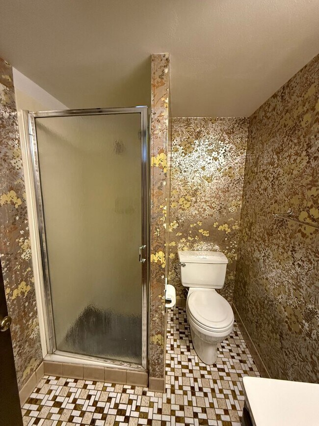 Building Photo - Beautiful 4 bed 2.5 Bath Bloomington SF Ho...