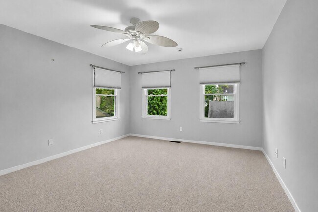 Building Photo - 1604 Cotswald Ct