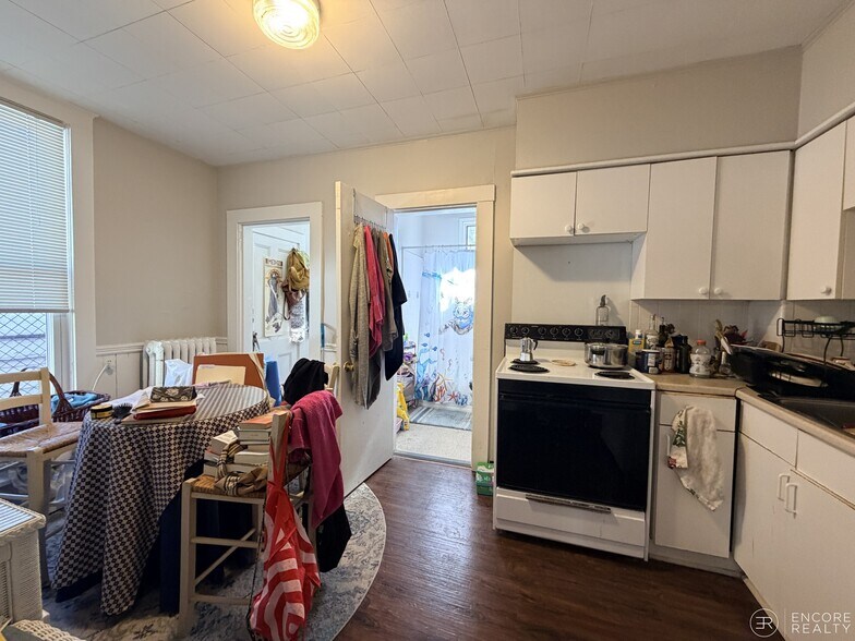 Building Photo - 8A Forest St. Unit 1L