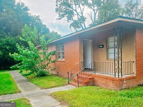 Building Photo - 2081 Adams Ave
