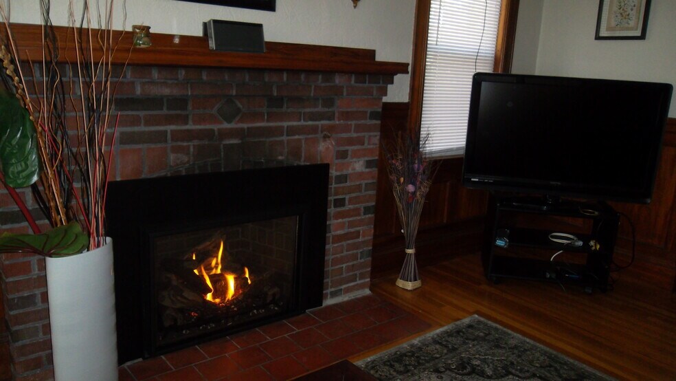 Building Photo - 33 Greycliff Rd