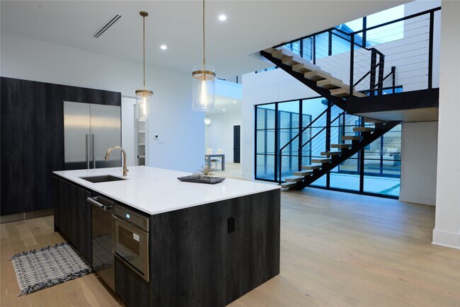 Building Photo - 8926 Croes Dr