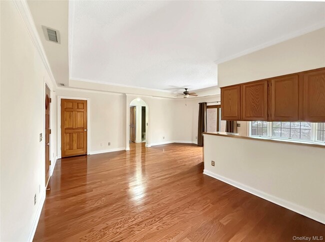 Building Photo - 70 High Point Cir