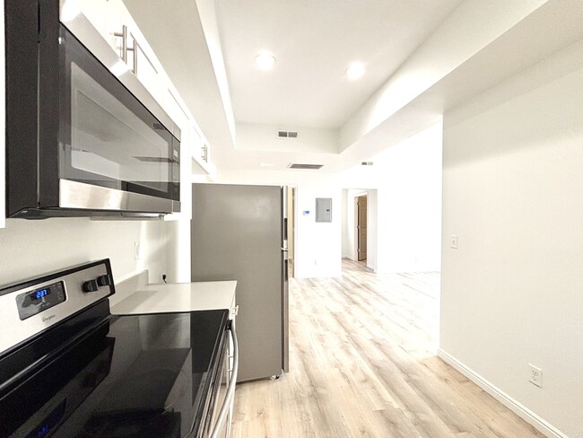 Building Photo - 1090 S 1100 E