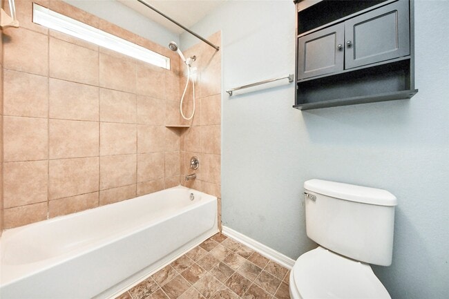 Building Photo - 2662 Magnolia Fair Way