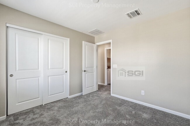 Building Photo - 17851 W Daley Ln