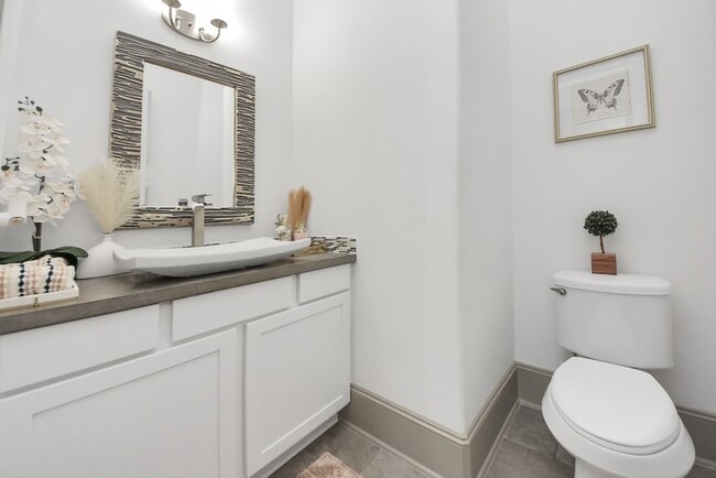 Building Photo - 1911 Sapphire Pines Ln