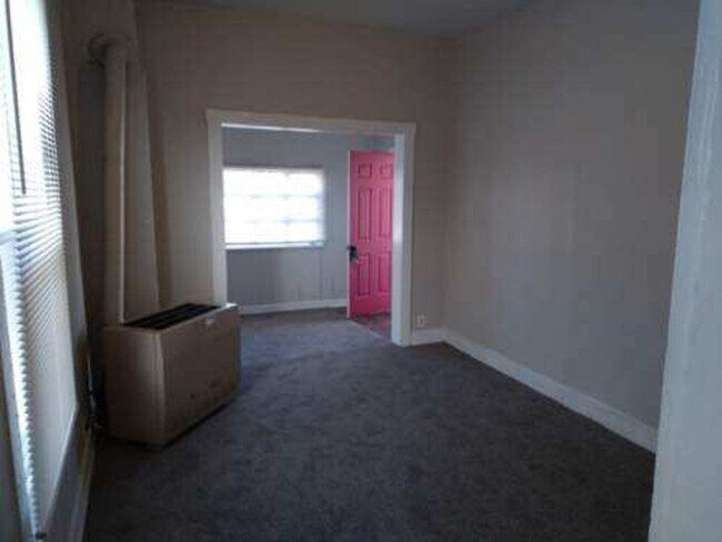 Building Photo - 631 Rawling St