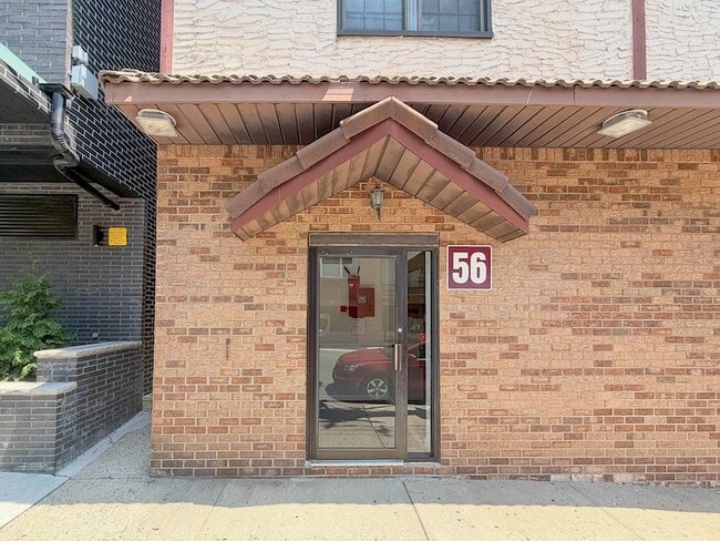 Building Photo - 56 68th St