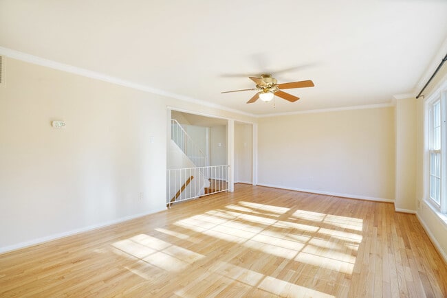 Building Photo - 4339 Cedarlake Ct