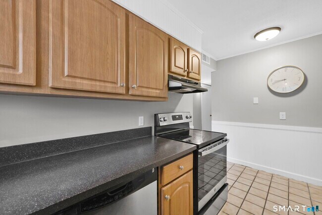 Building Photo - 3 Murphys Ln