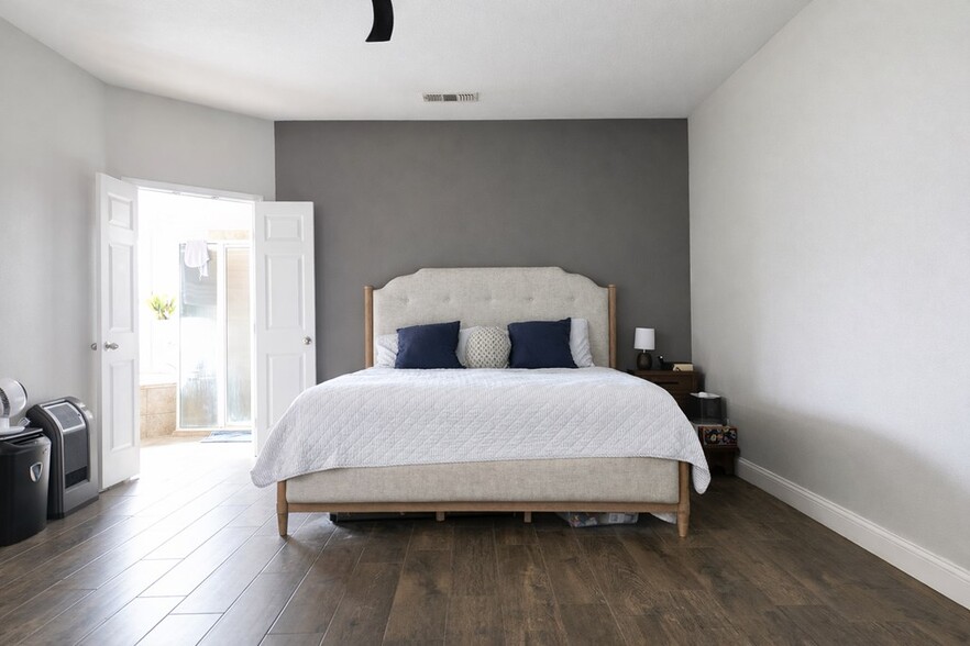 Building Photo - 2917 Dustin Dr