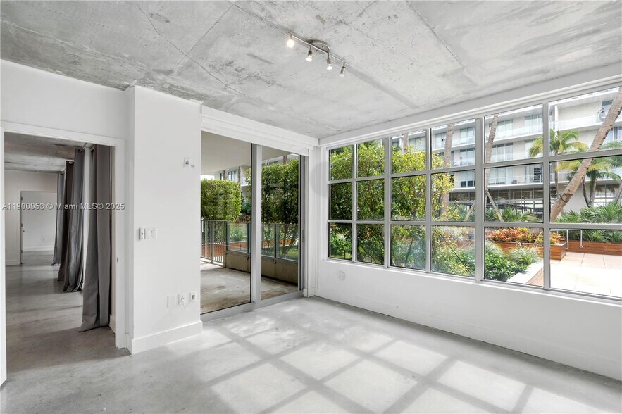 Building Photo - 3451 NE 1st Ave