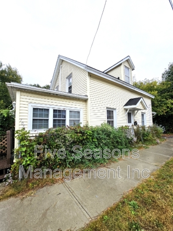 Building Photo - 105 Hickok St
