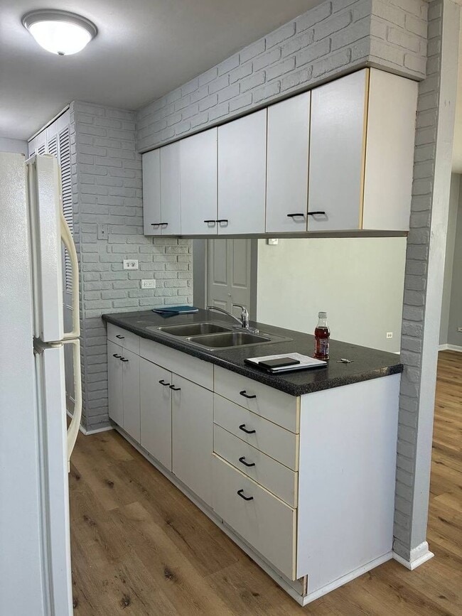 Building Photo - 20115 Ash Ln