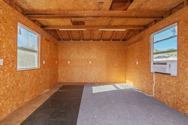 Building Photo - 3 bedroom in Mary Esther Heights!