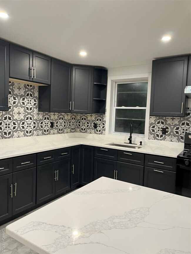 Building Photo - 39 Spruce St