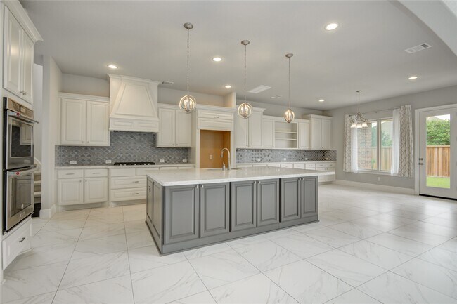 Building Photo - 26510 Crimson Bluff Ln