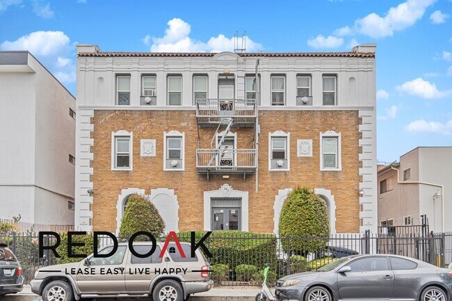 Building Photo - 247 S Alexandria Ave