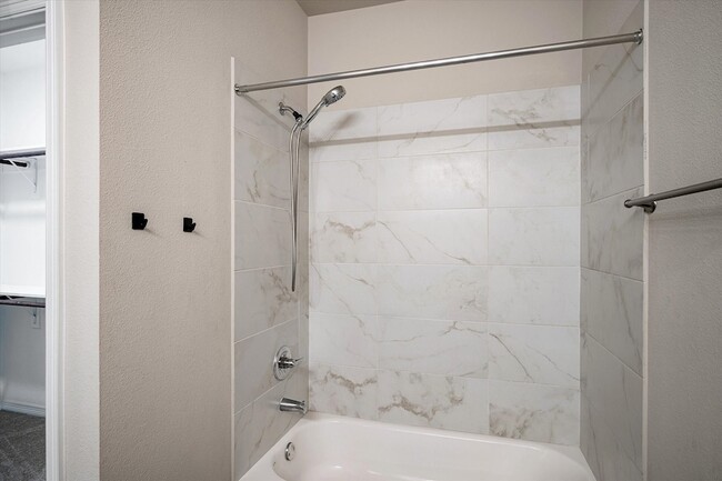 Building Photo - 2721 Vine Ct