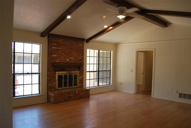 Building Photo - 1416 Sandy Creek Dr