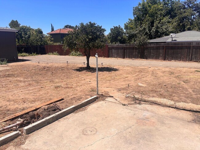 Building Photo - 3021 Farris Ave