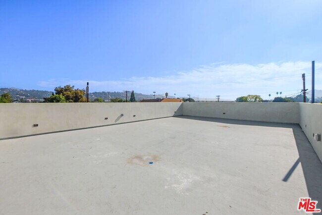 Building Photo - 2671 Benedict St